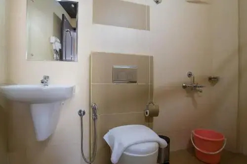 Gems 9 Airport Hotel