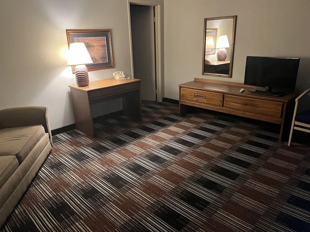 The Ridge Hotel Portage