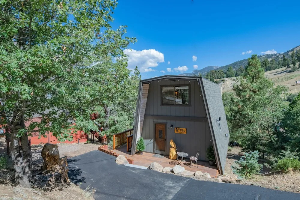 Moon View Cabin