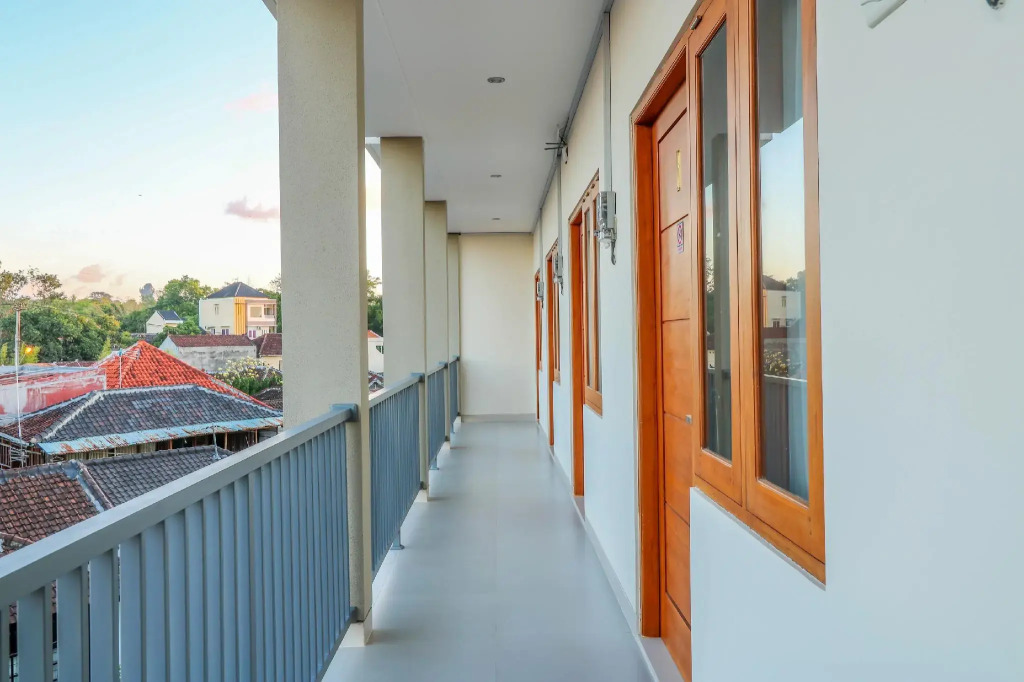 OYO 1200 Kencana Residence