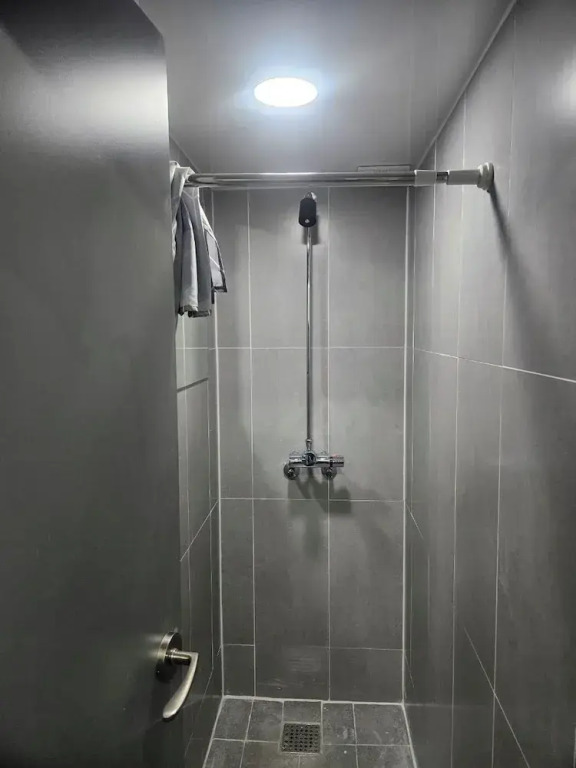 Jingom Stay Hotel