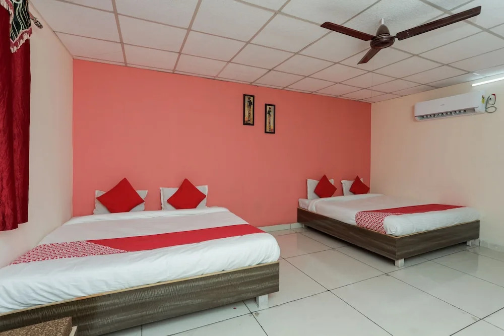 OYO 30383 Hotel Milan Parinay