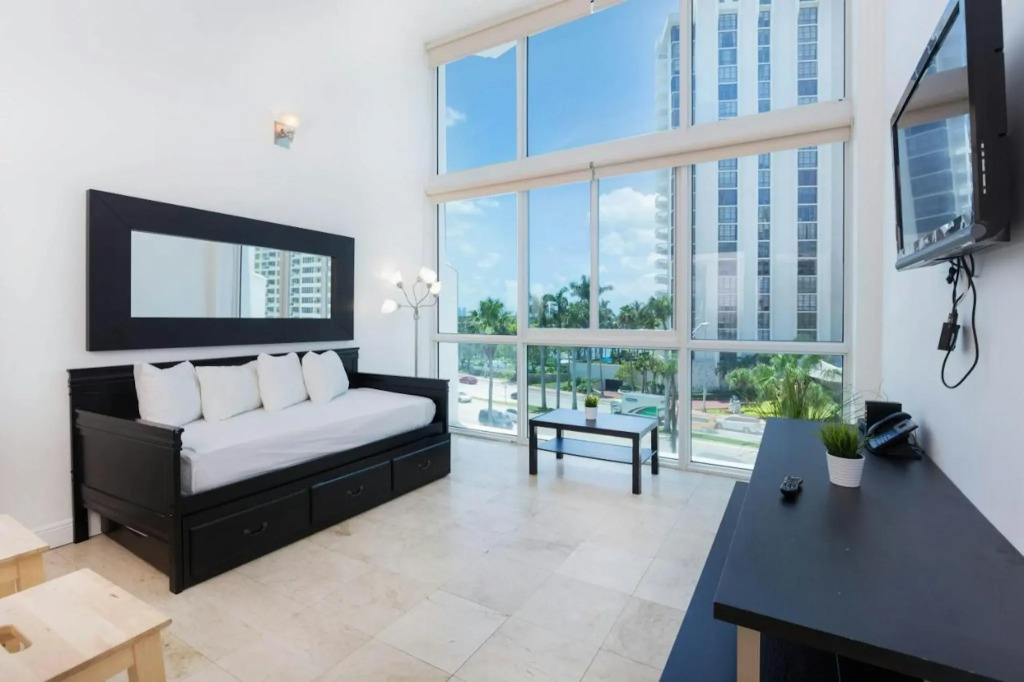 New Point Miami Beach Apartments