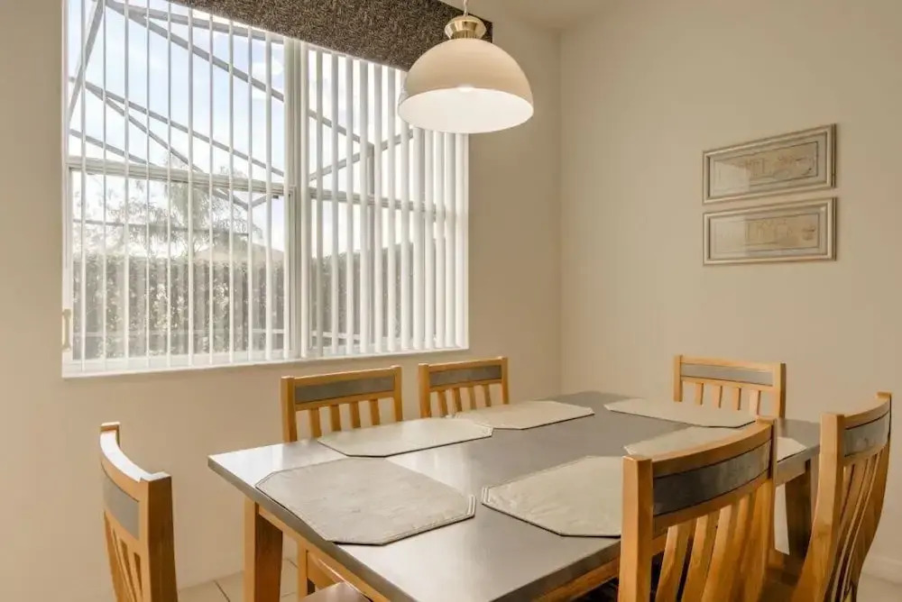 Beautiful Legacy Park 5 Bedroom Home