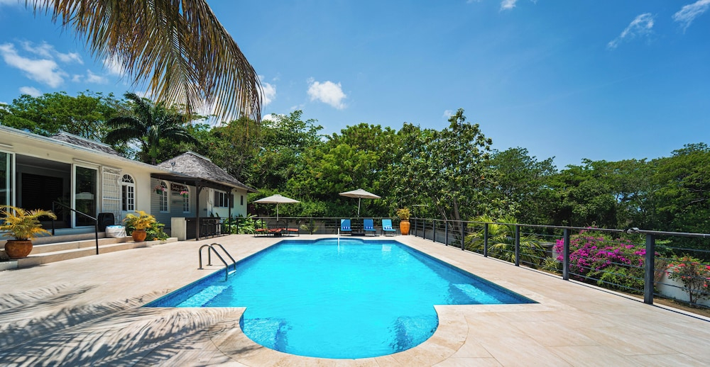 Forever Summer Gorgeous 4BDR Villa with Pool Private Chef