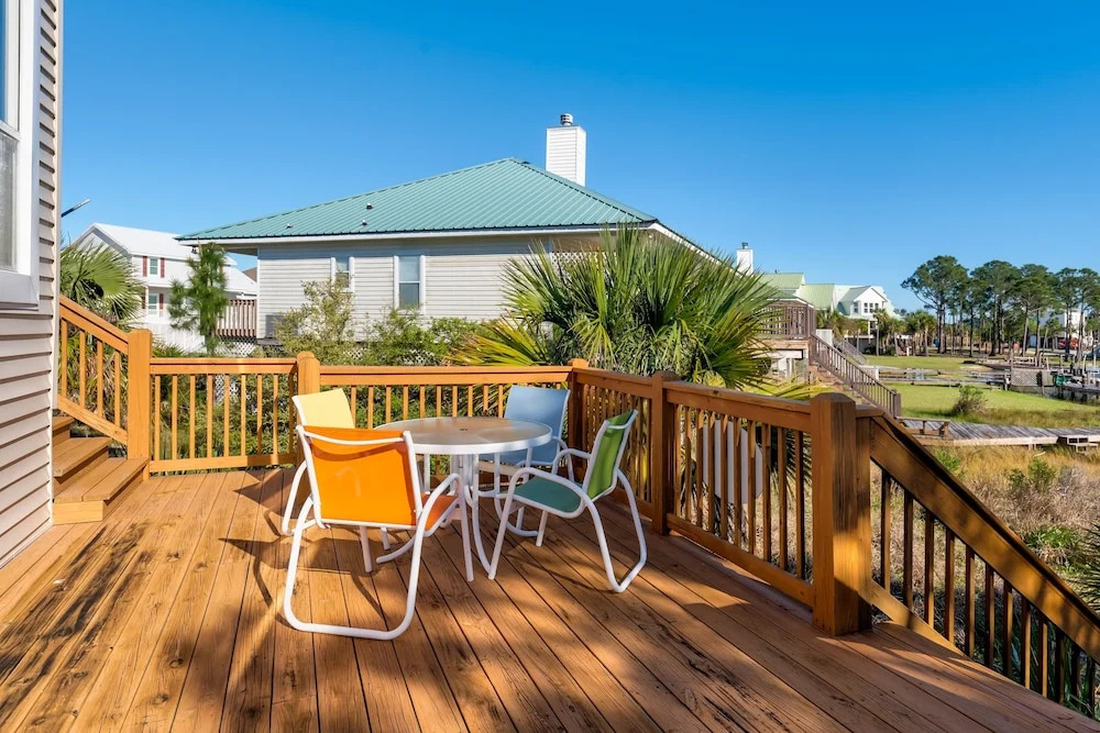 At Ease - 535 Barcelona 3 Bedroom Home by RedAwning