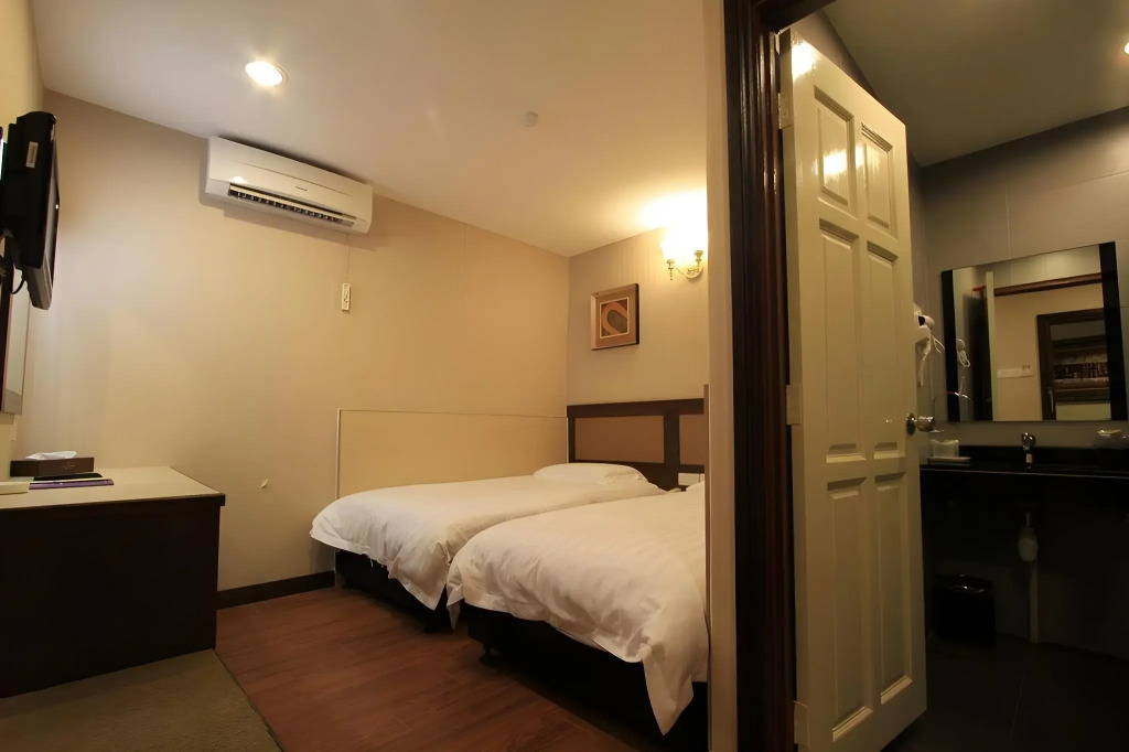 Ming Paragon Hotel