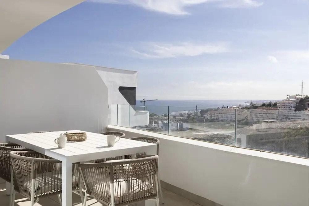Elegant Luxury Suite With Terrace in Higueron