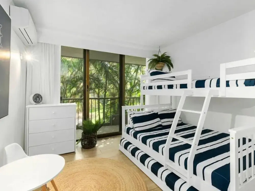 Rocks Resort Currumbin Beach