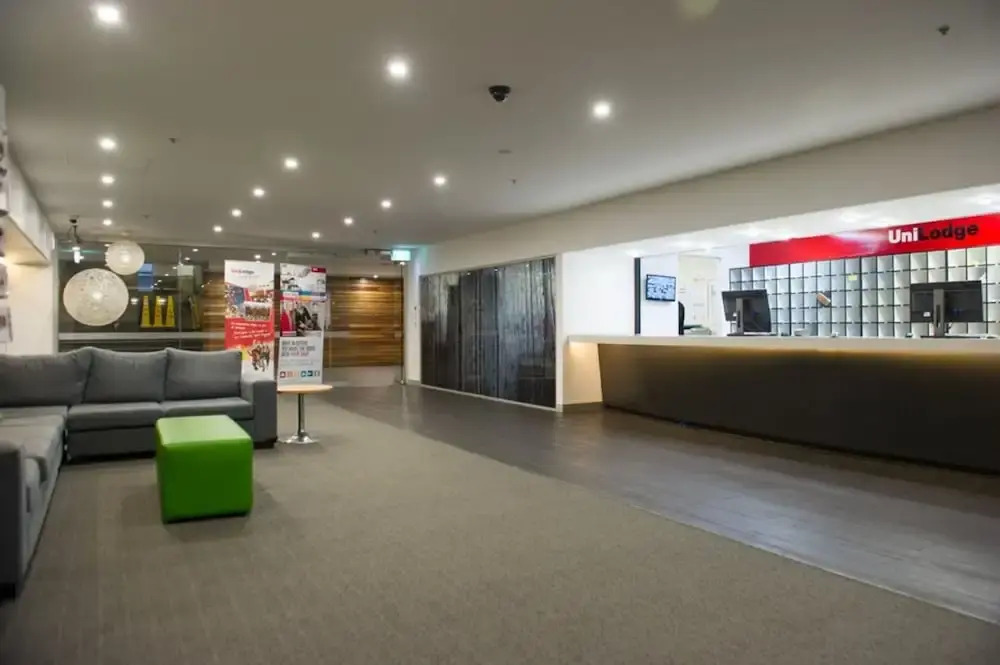 Holistay at Melbourne Central Apartment