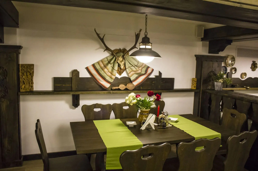 Hotel Cornul Vanatorului