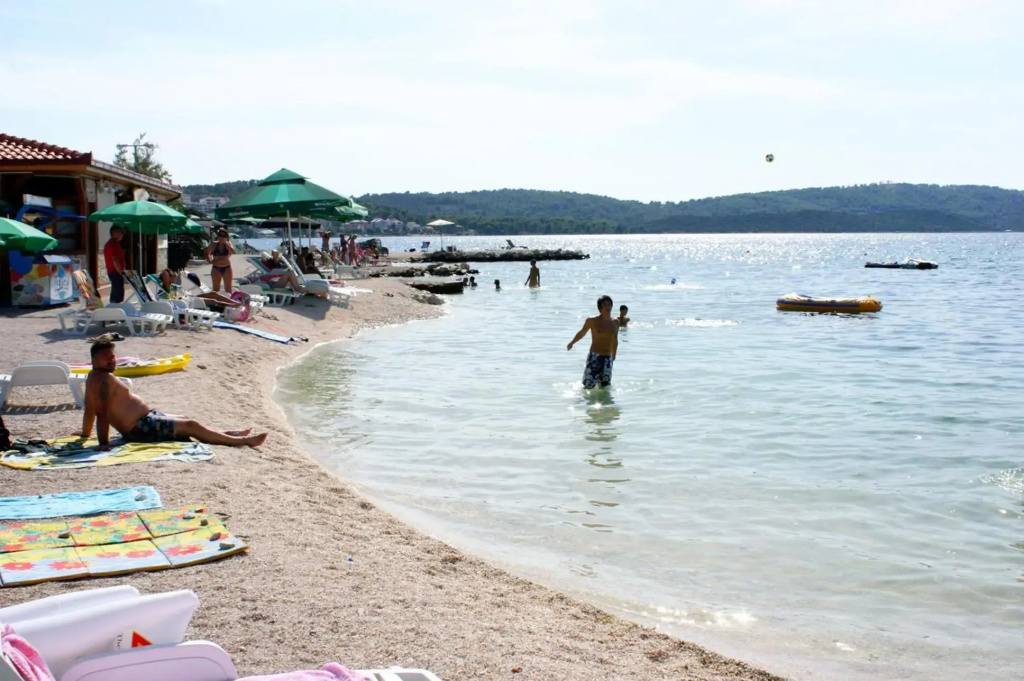 Family-friendly apartments with swimming pool Okrug Gornji, Ciovo - 18827
