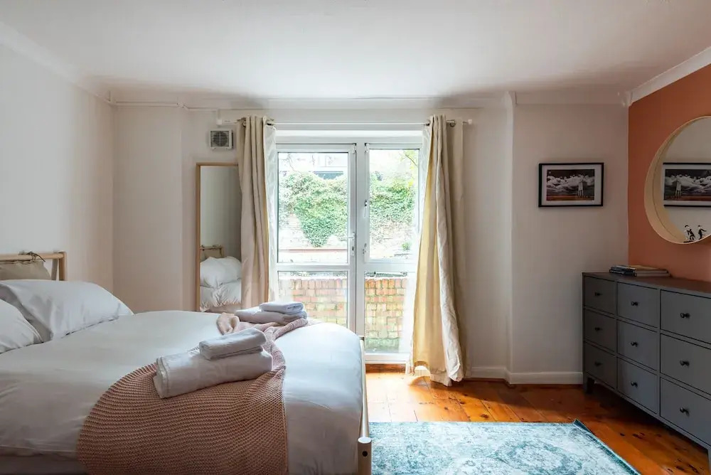 Gorgeous 2 Bed Near Greenwich For 6 Guests