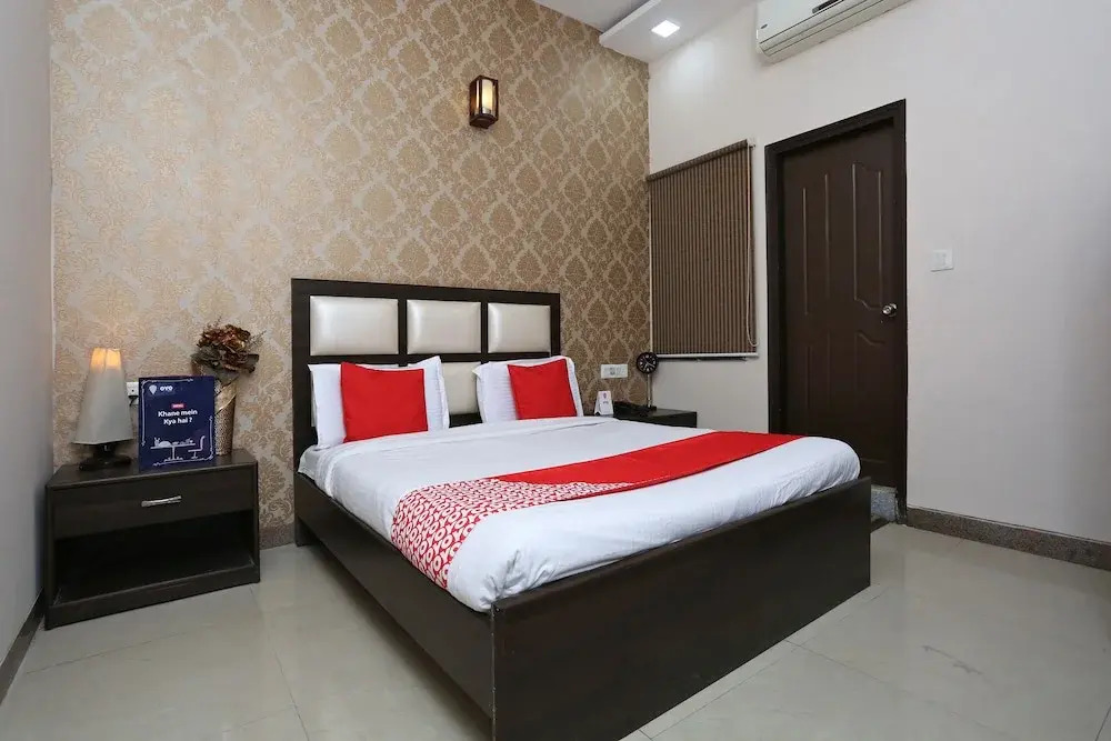 OYO 12479 Hotel city shine