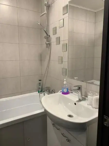 Kvartirnoe byuro IziRent EasyRent na ul. Yubileynaya, 79-272