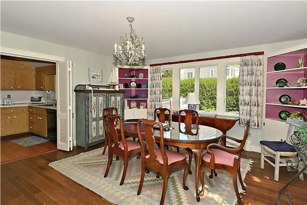 221 Shore Road - Nine Bedroom House