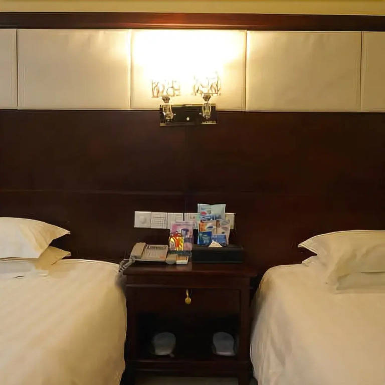 City Comfort Inn Hotel (Maoming Dianbai District People's Hospital Wanda Plaza)