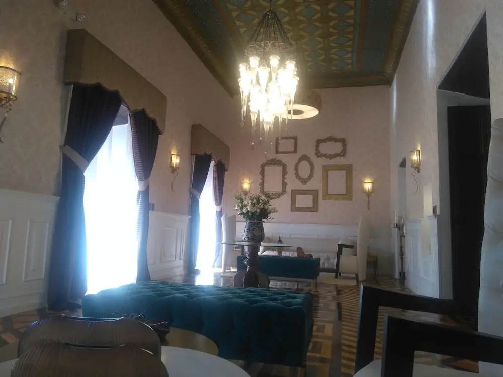 Felicia Hotel & Suites