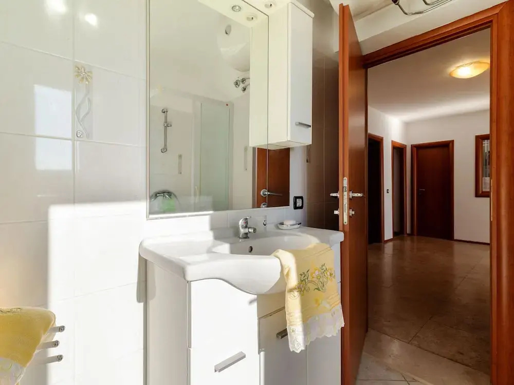 Spacious Apartment in Pula With Terrace