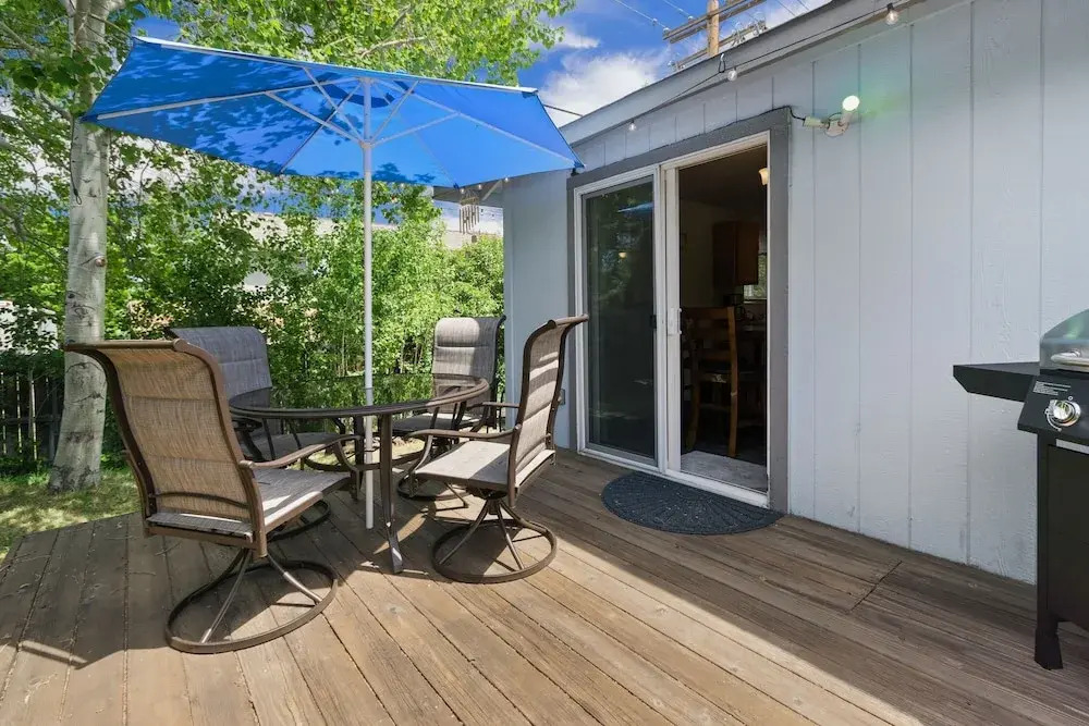Dog-friendly Post Home With Private Hot Tub, Fire Pit, and BBQ on the Deck by Redawning