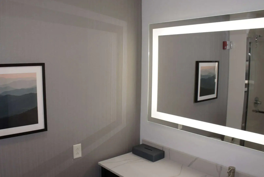 La Quinta Inn & Suites by Wyndham Manchester - Arnold AFB