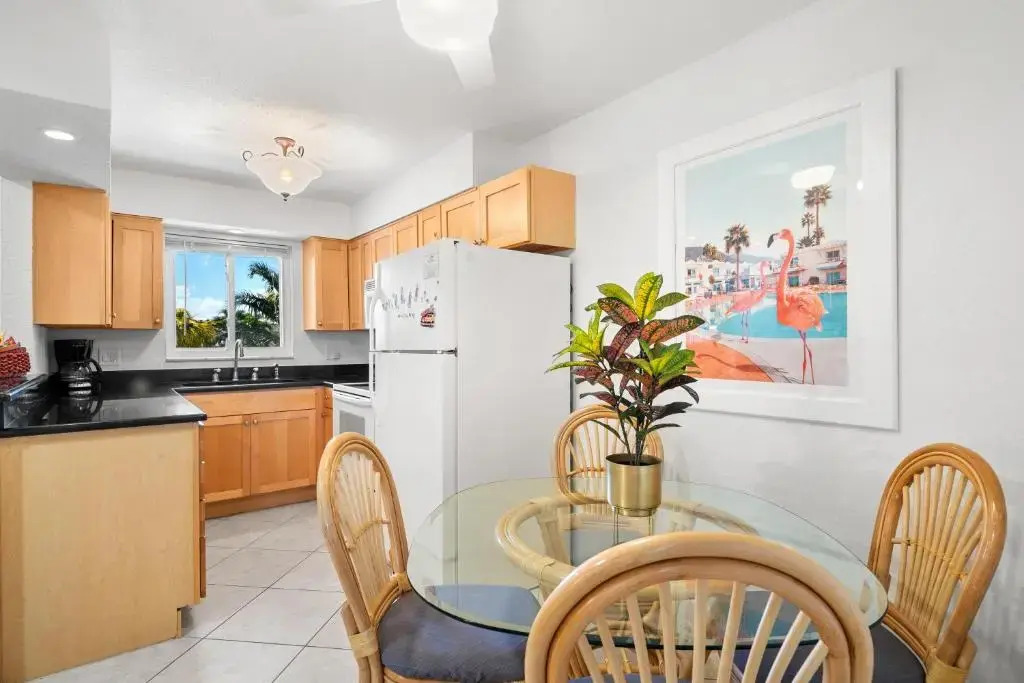 Waves 17, 1 Bedroom, Sleeps 4, Pool View, Heated Pool, Bbq, Wifi