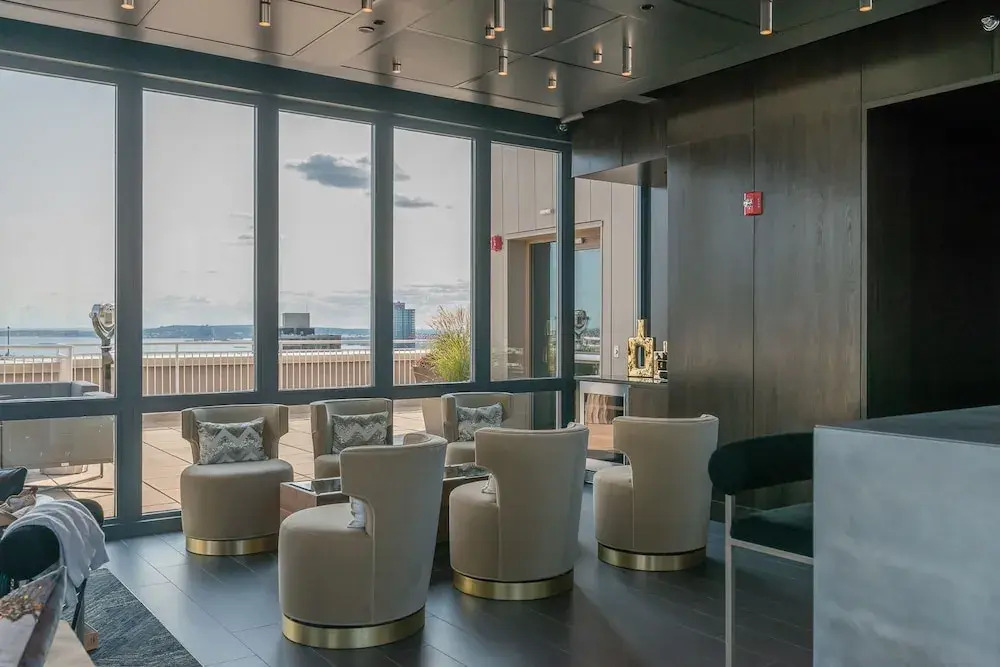HomeAway Luxury Apartments at Newport