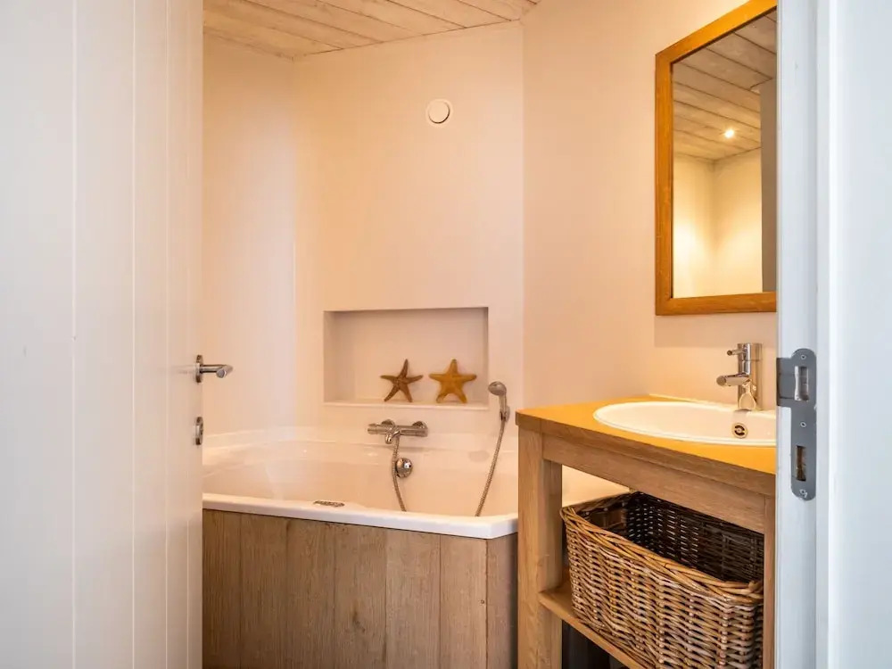 Villa by the Sea with Jacuzzi