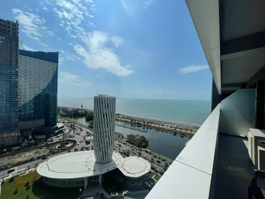 Leo Group Luxury Apartment 1834 Alliance Palace