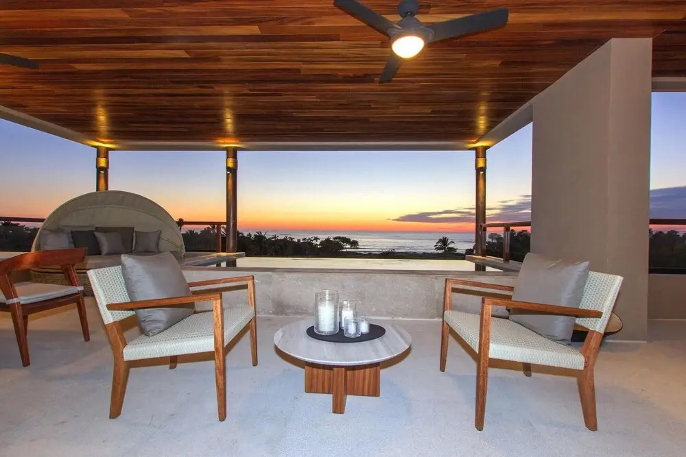 Sunny Vacation Condo 6