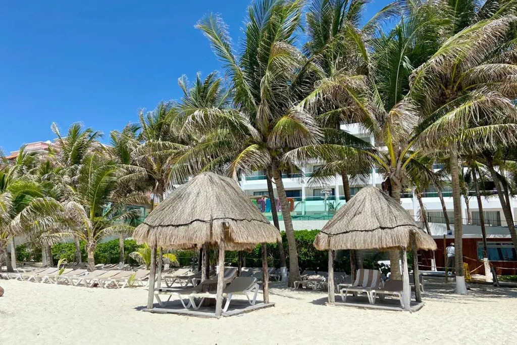 Hive Cancun by G Hotels