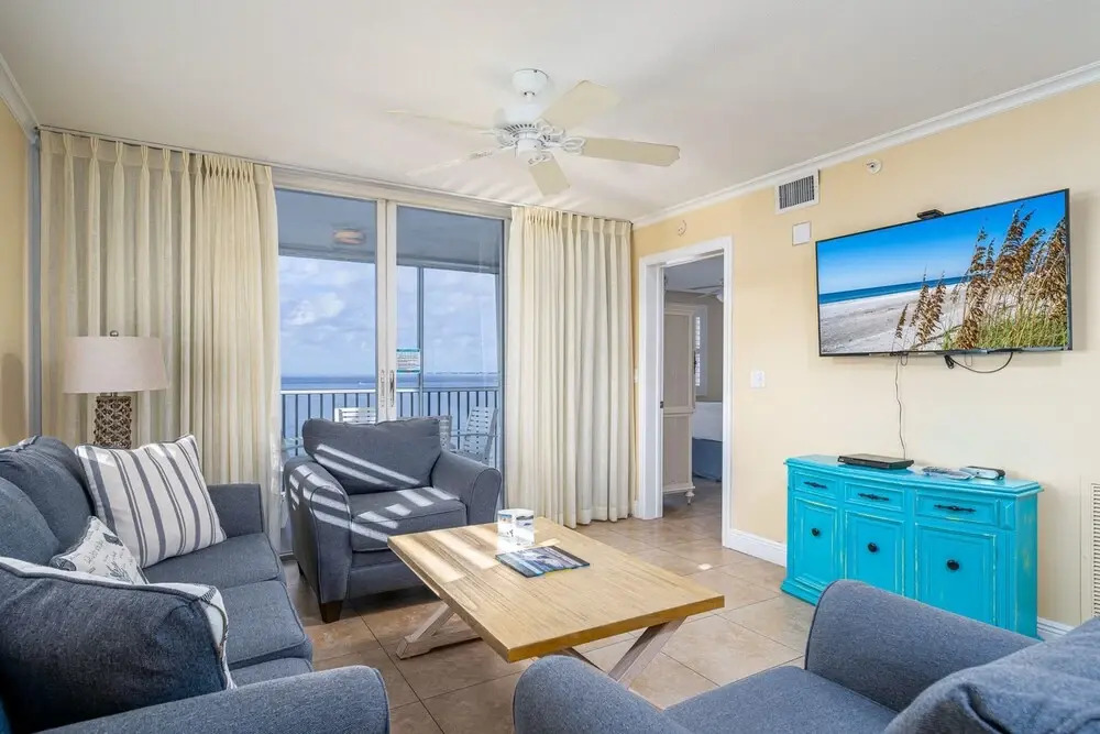 Welcome to Beach Villa's # 606 Vacation Rental - 250 Estero Blvd condo