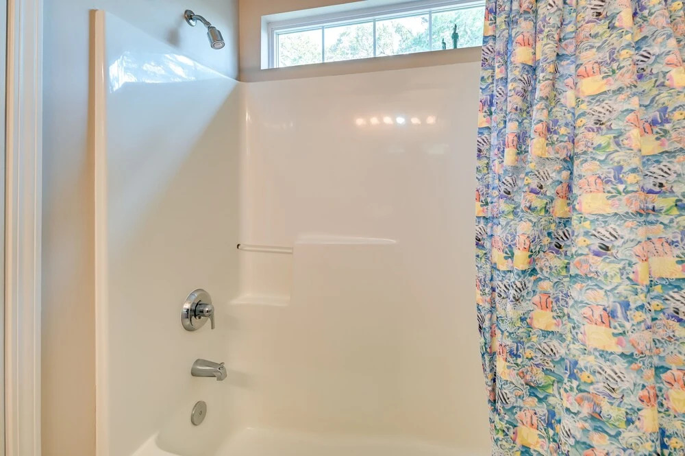 Walk to Ocean: Family Home in Surfside Beach