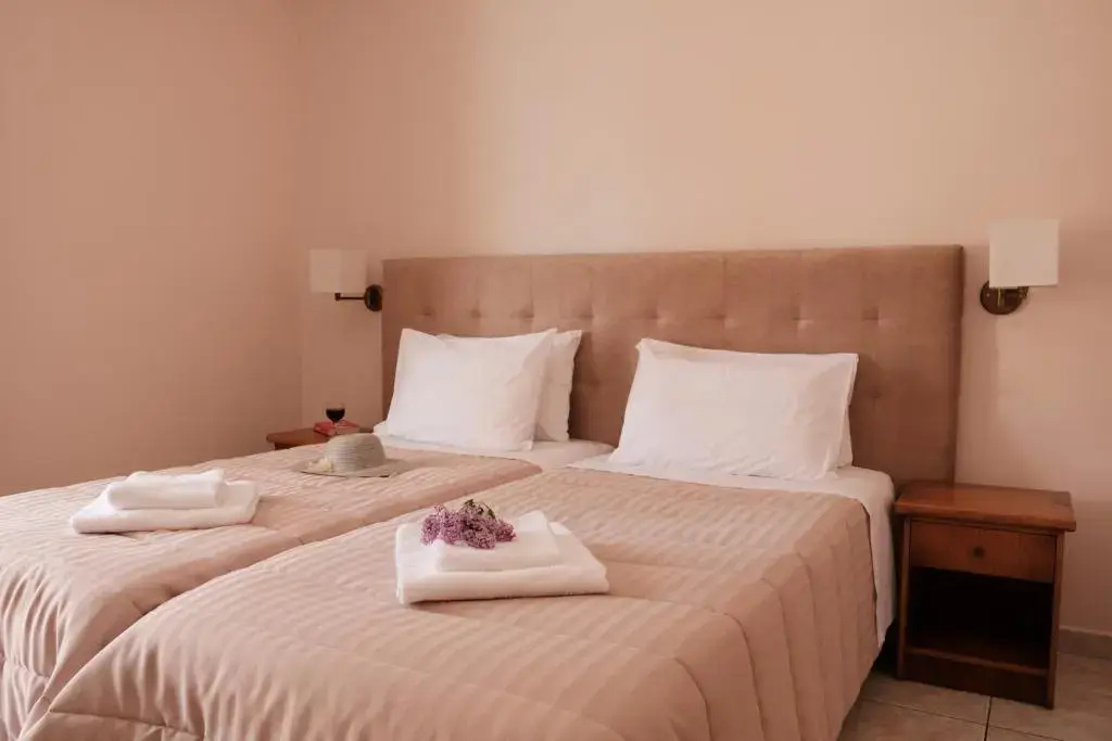 Lagoon Hotel & Apartments