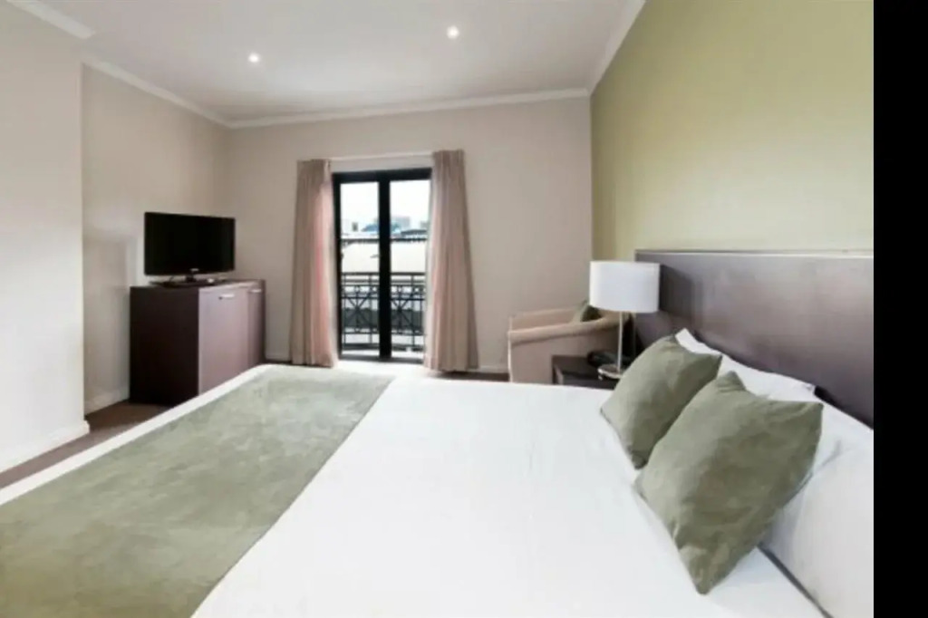 Frome Apartments