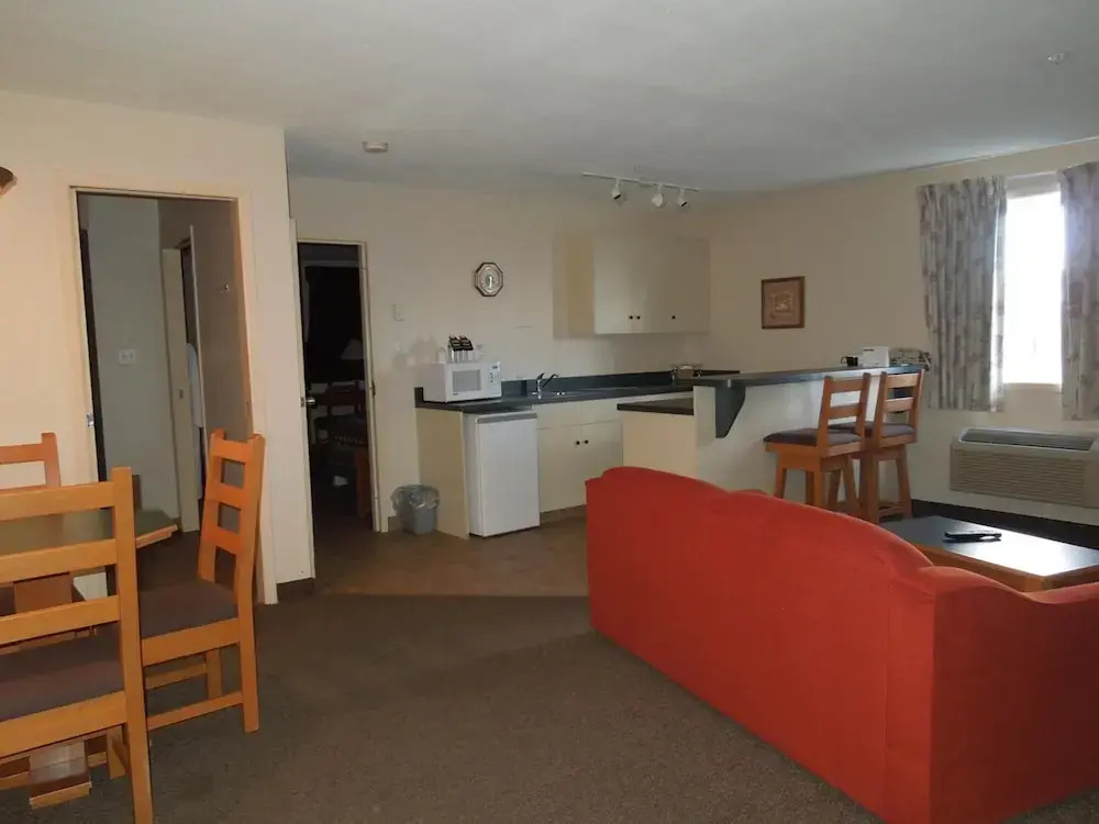 Walking Eagle Inn & Lodge