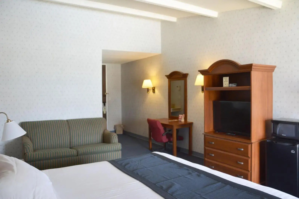Travelodge by Wyndham Milwaukee