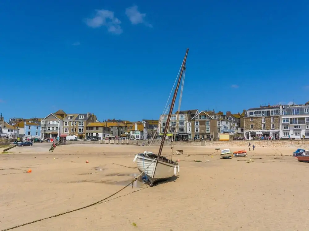 Cozy Holiday Home in Saint Ives near Beach