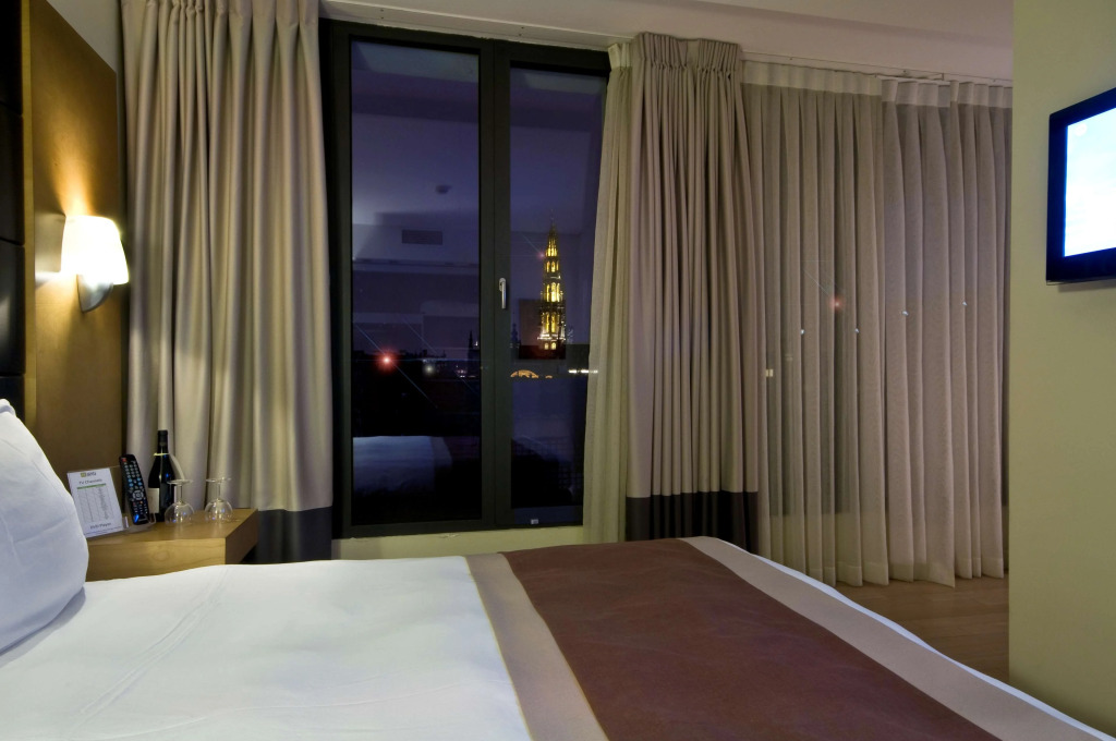 B-aparthotel Grand Place