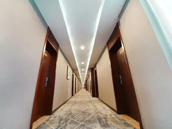 Baiyi Hotel (Suzhou Taihu Xukou Metro Station)