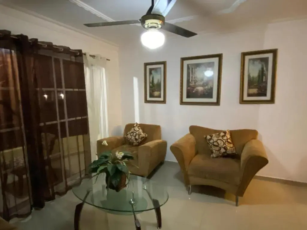 1 DR Huge cozy 3bedroom apartment to stay