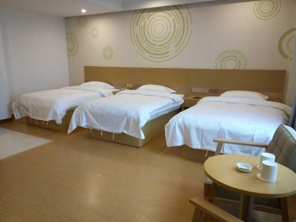 GreenTree Inn Qingdao Jiaozhou Jiaoping Road Aviation Industry Park Express Hotel