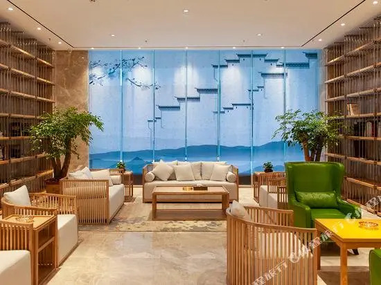 Deepness Hotel