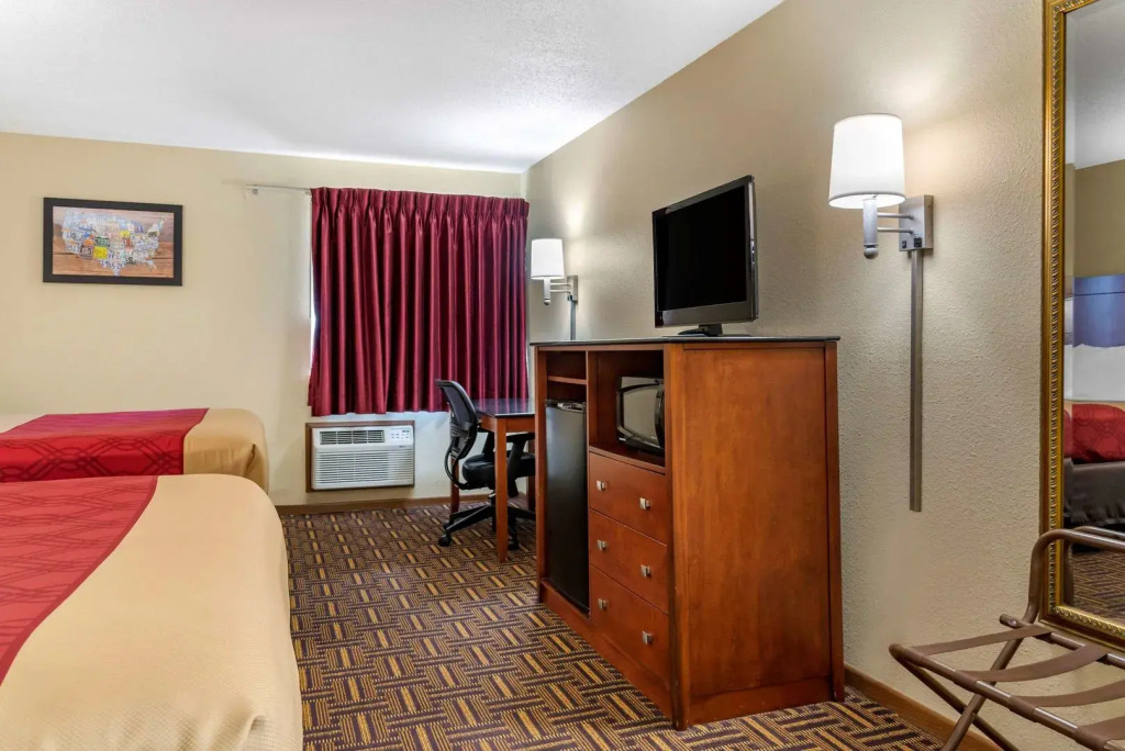 Coratel Inn and Suites By Jasper River Falls