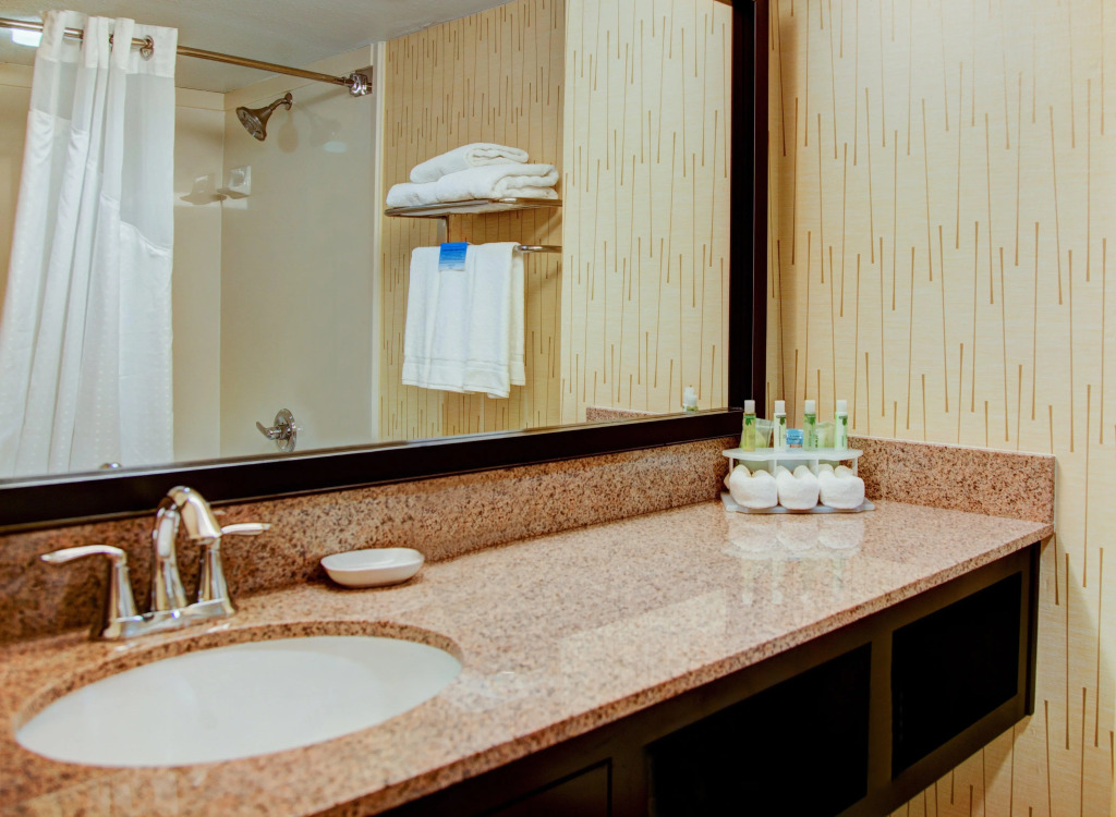 Country Inn & Suites by Radisson, Tyler University Area