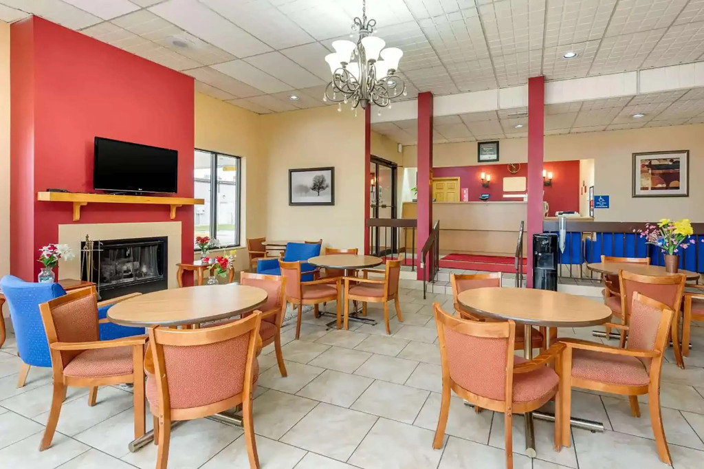 Super 8 by Wyndham Perrysburg-Toledo