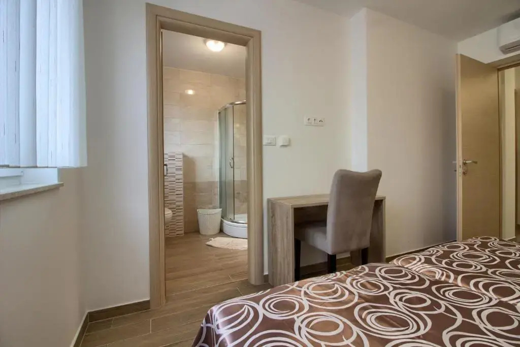 Charming villa Aurora with private pool 200m from the beach for up to 10 persons - WiiBuk