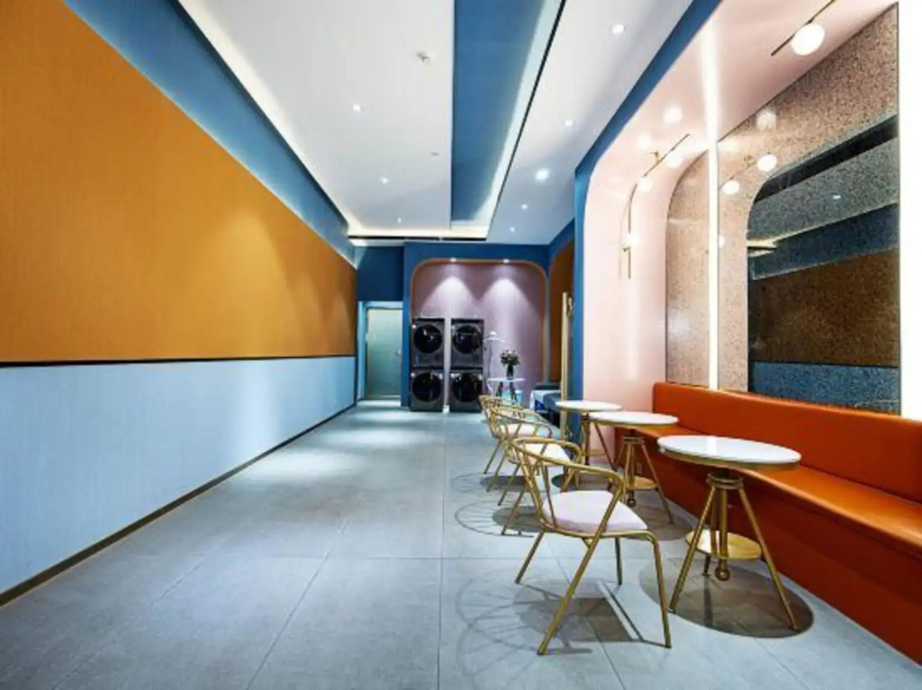 Qingfeng Bailu Hotel (Zhengzhou Erqi Wanda Plaza)