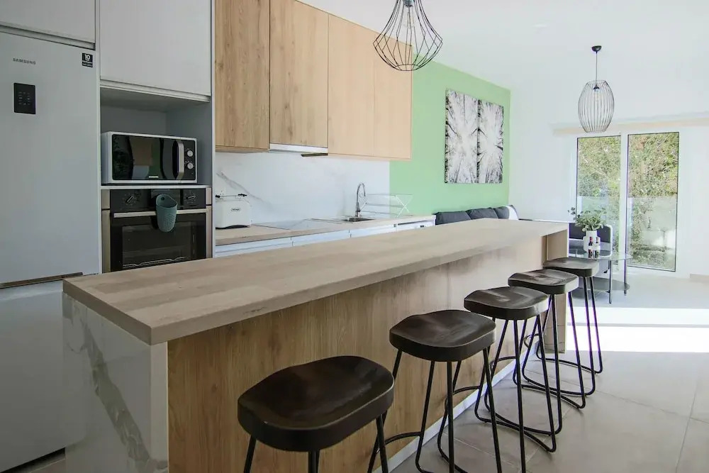 Phaedrus Living: Seaside Modern Flat Limnaria 123