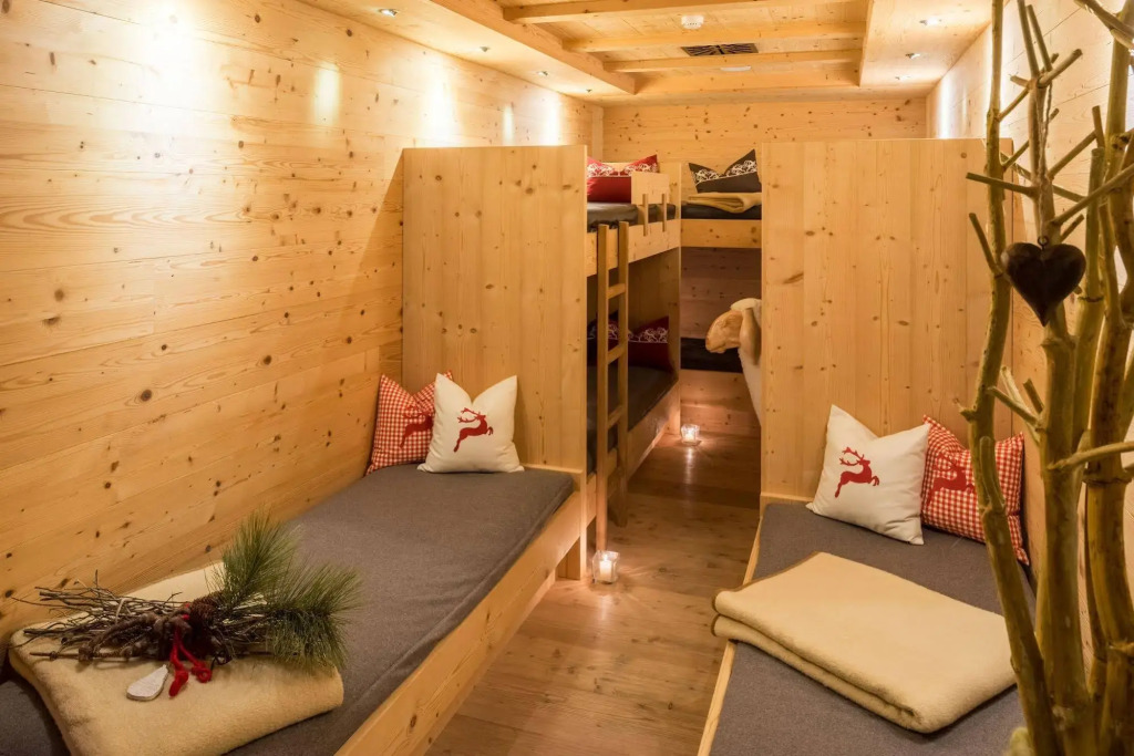 Hotel Emmy - five elements